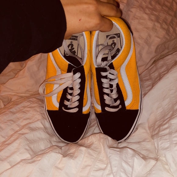 Vans - Picture 2 of 3